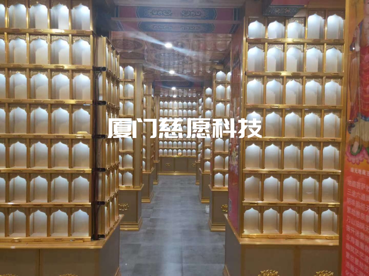 鋁合金牌位架價格是？